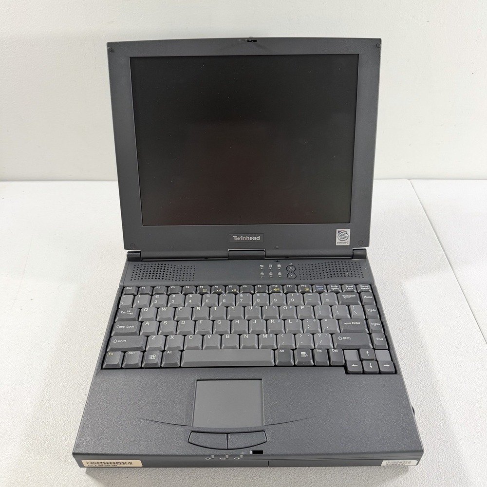 Vintage Twinhead P88 Laptop Computer Intel Pentium II AS IS FOR PARTS‎ READ